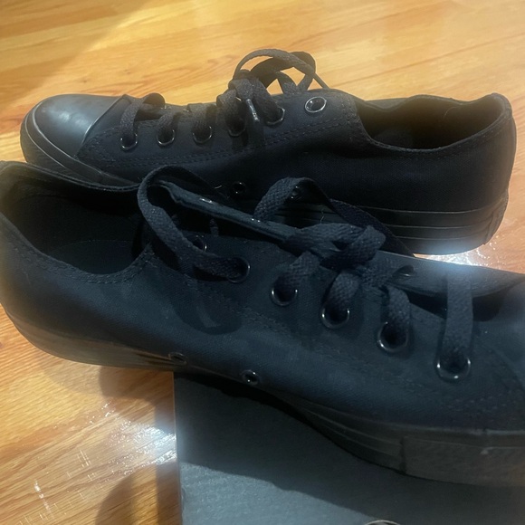 New black low top converse shoes - Picture 4 of 5